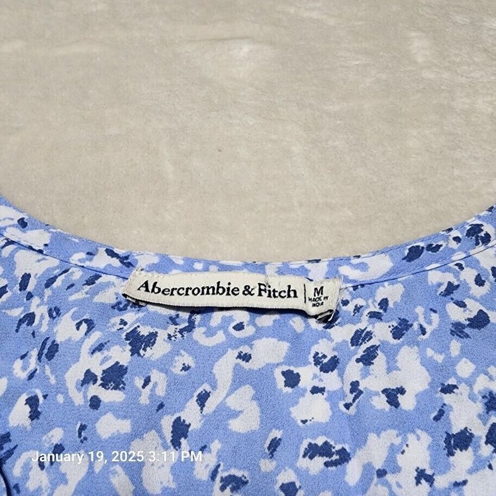 Abercrombie and Fitch Sz Medium Knot Front Puff Sleeve Top Blue Cropped Elastic - Picture 3 of 9